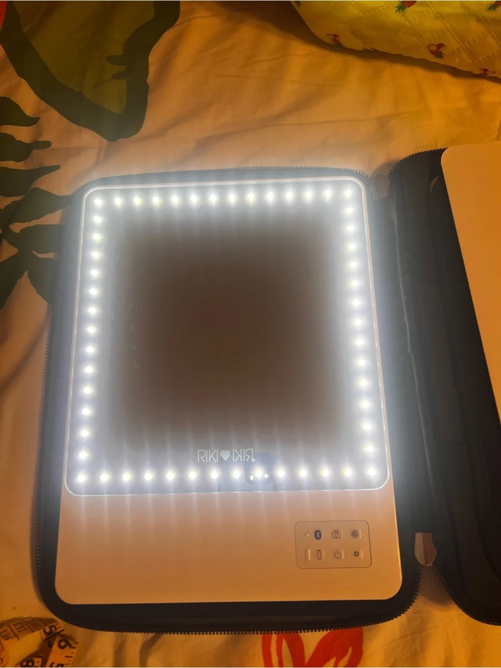 N/A lighted makeup